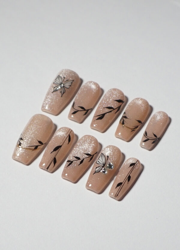 Exemple de press-on nails Mandan Beauty C49-1